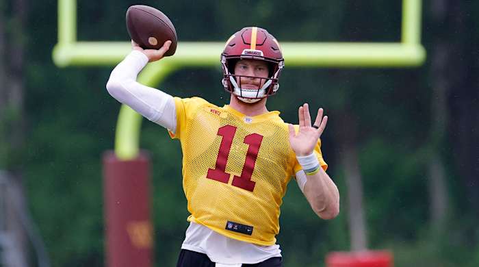 Commanders QB Carson Wentz